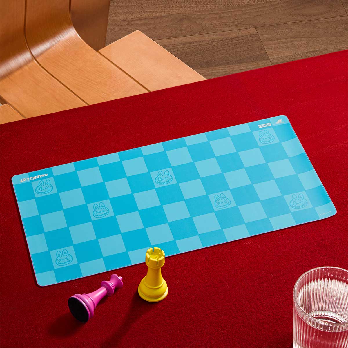Tapis de Bureau Labubu pour Ordinateur – Série Let’s Checkmate
